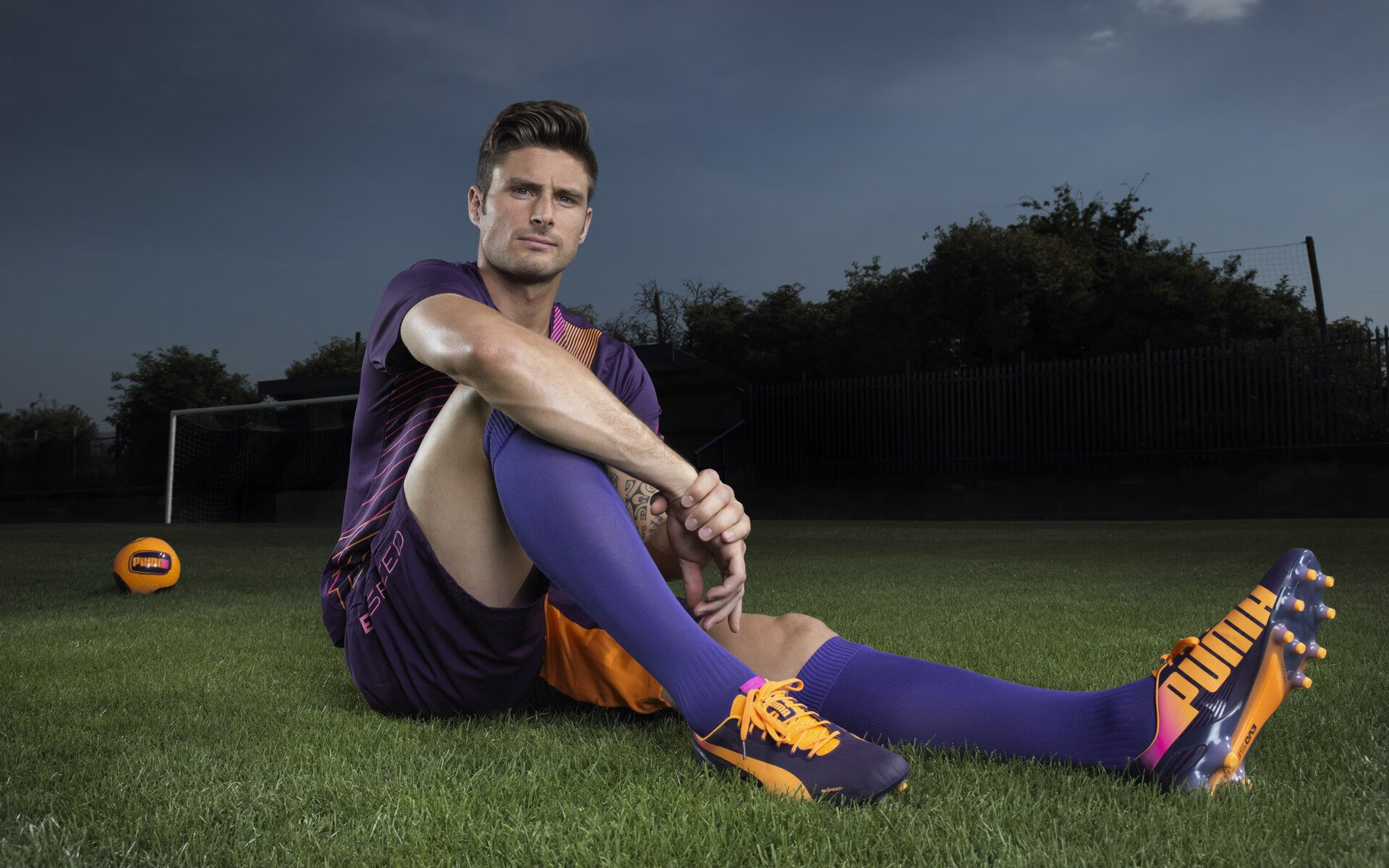 “英超战火升级，各队誓夺联赛王座”，英超hull